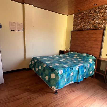 C&M Exclusive Private Rooms Quetzaltenango Exterior foto