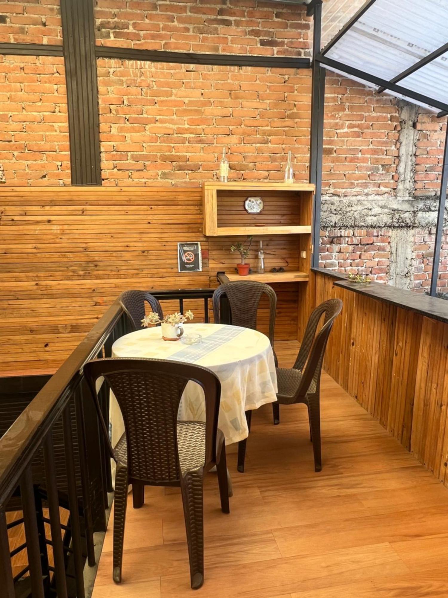 C&M Exclusive Private Rooms Quetzaltenango Exterior foto